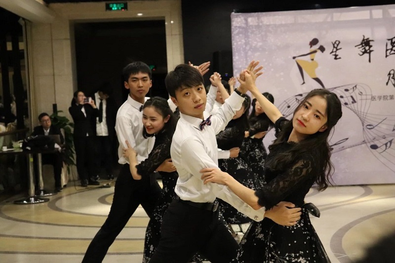 1544774485577529.jpg 4.jpg